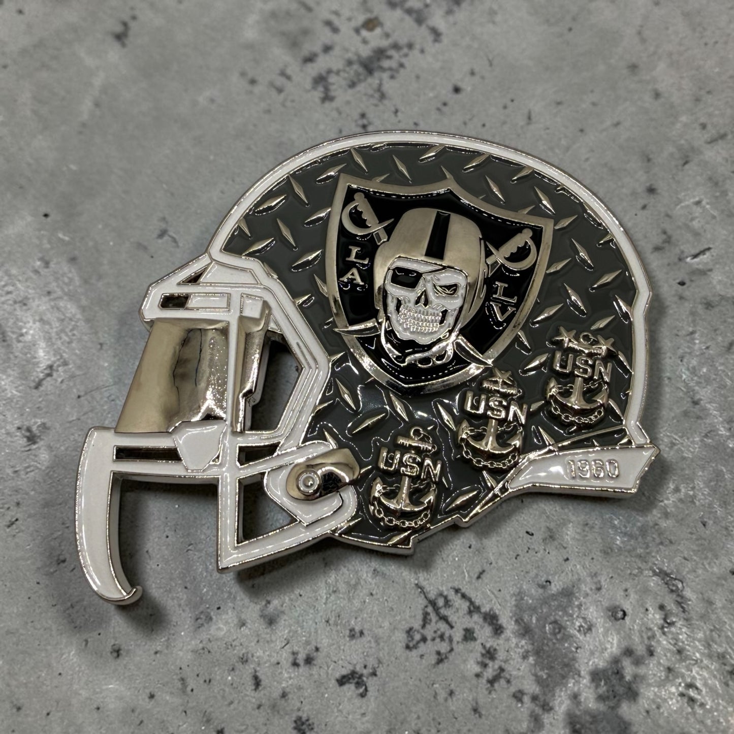 RAIDERS facemask opener