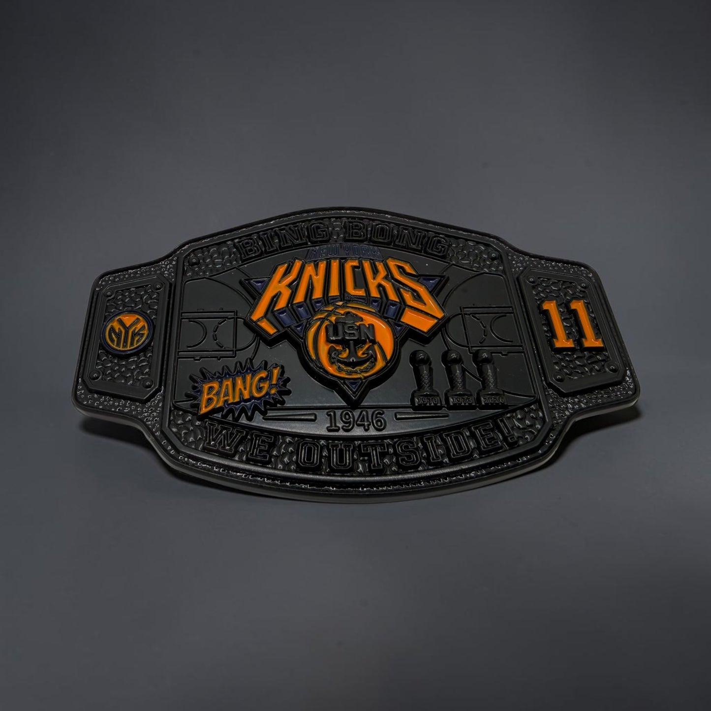 KNICKS CHAMPIONSHIP BUCKLE AND COIN