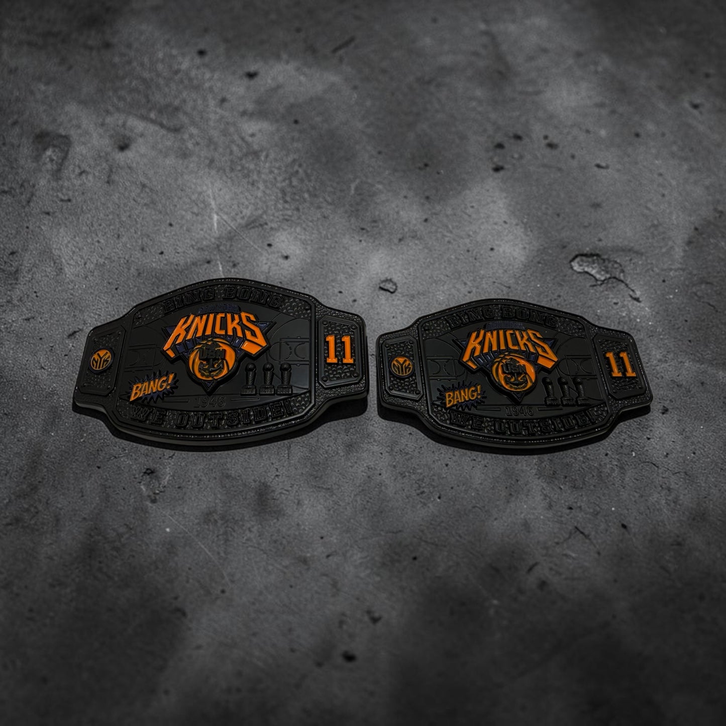 KNICKS CHAMPIONSHIP BUCKLE AND COIN